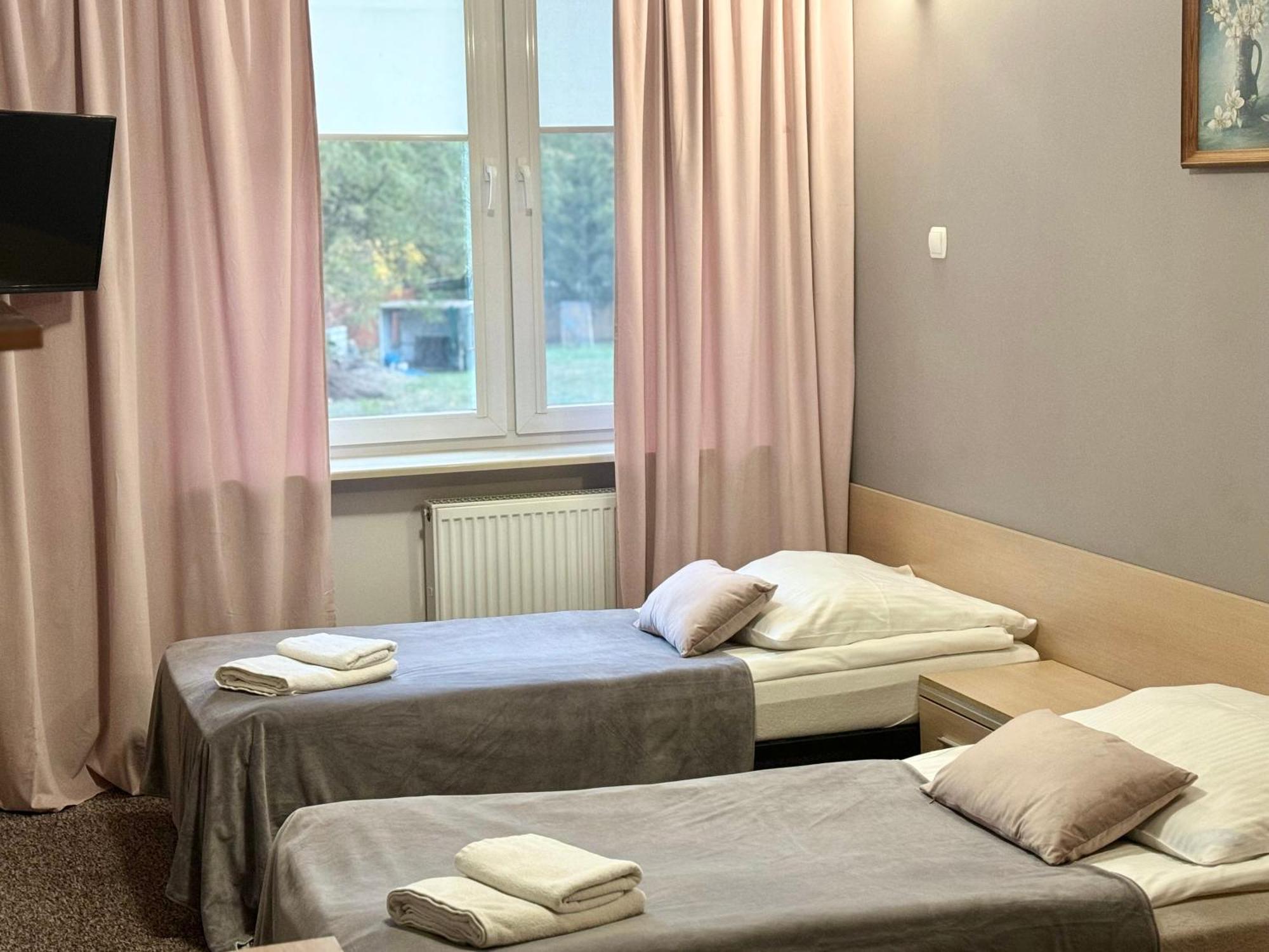 Sosnowe Zacisze Hotel Kleosin Exterior photo